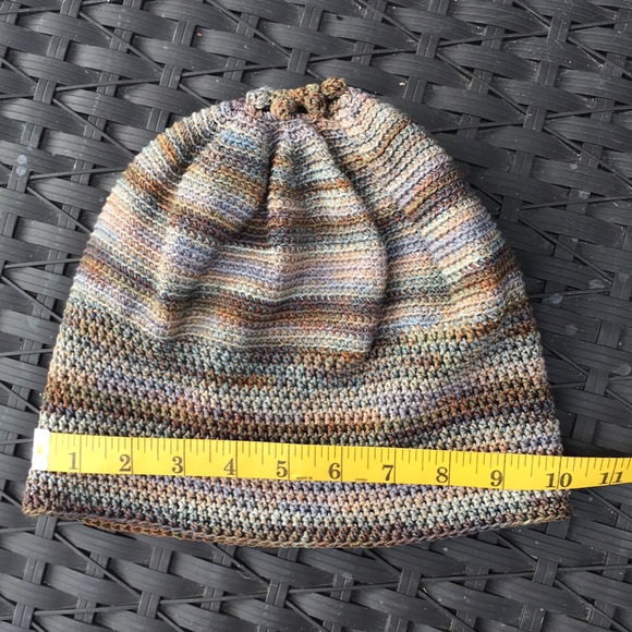 Hand Crocheted Hat/Toque - Picture 5 of 7